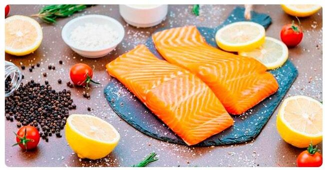 The daily fish meal of the 6 petals diet can include steamed salmon
